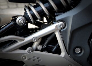 Jaką funkcję pełni zawieszenie?