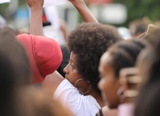 Co znaczy jak świnka morska liże palce?