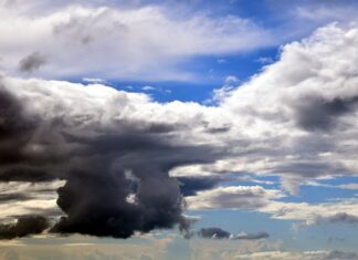 Czym uszczelnić pęknięty plastik?