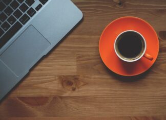 Jaki materiał na stół ogrodowy?